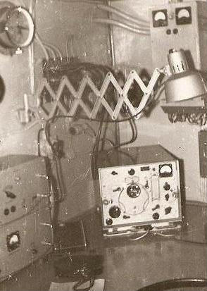Kabina radio na trałowcu proj. 254 M . ( źródło internet )