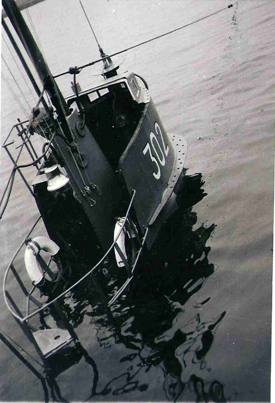 ORP &quot;Mazur&quot; podczas zanurzenia w PW Gdynia, początek lat 60-tych.