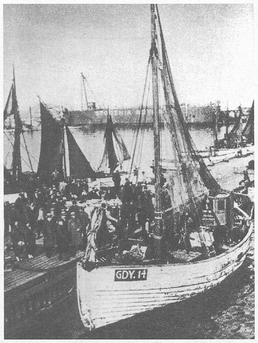 Źródło: Huras B., Twardowski M. "Księga statków Polskich" t.4