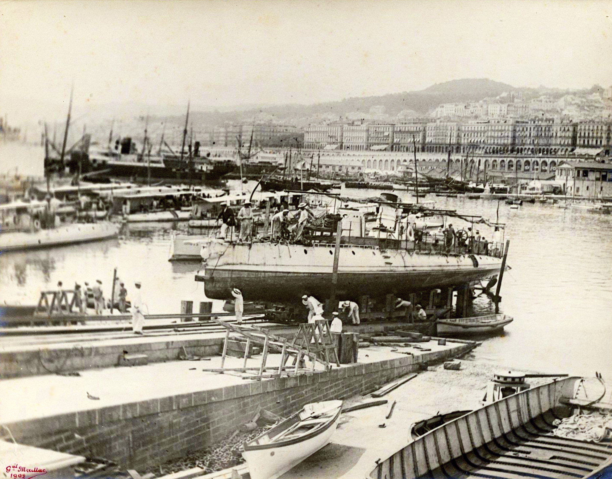 TB typu 126mod. w algierze (na slipie).jpg