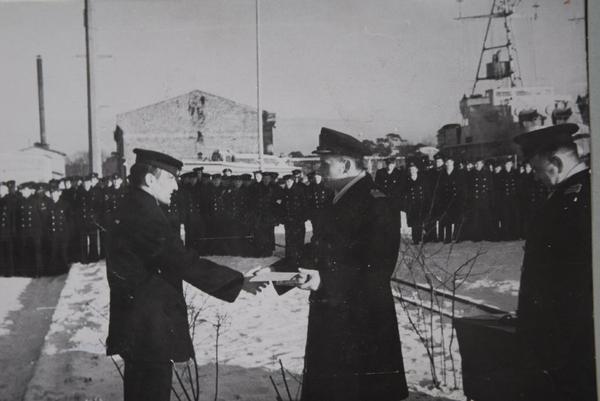 Obchody jakiegoś święta na dywizjonie , lata 50-te .