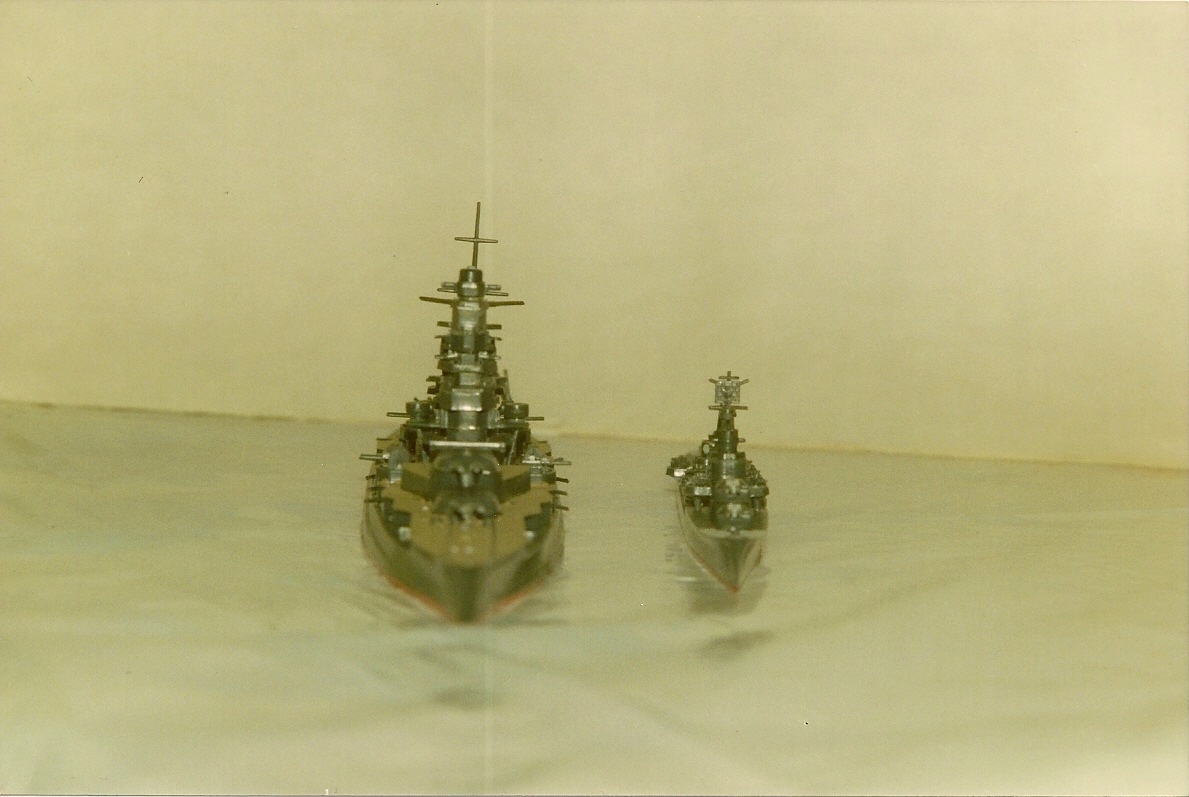 Hiei i Akizuki 2.jpg
