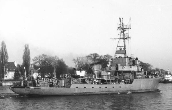 ORP "Bóbr" / 606 / . ( z albumu P.Kusz )