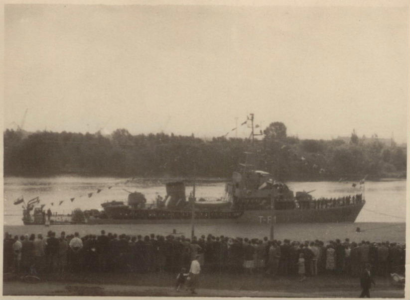 ORP "ŻUBR" , 22 lipiec 1958r. Parada w Szczecinie . ( foto M.Rudowicz )